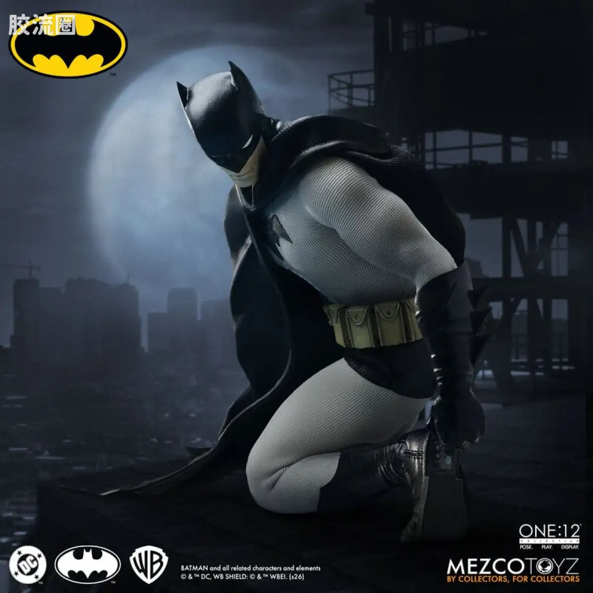 Mezco one-12系列 1/12 DC Comics集体系列 蝙蝠侠：元年 - 图片