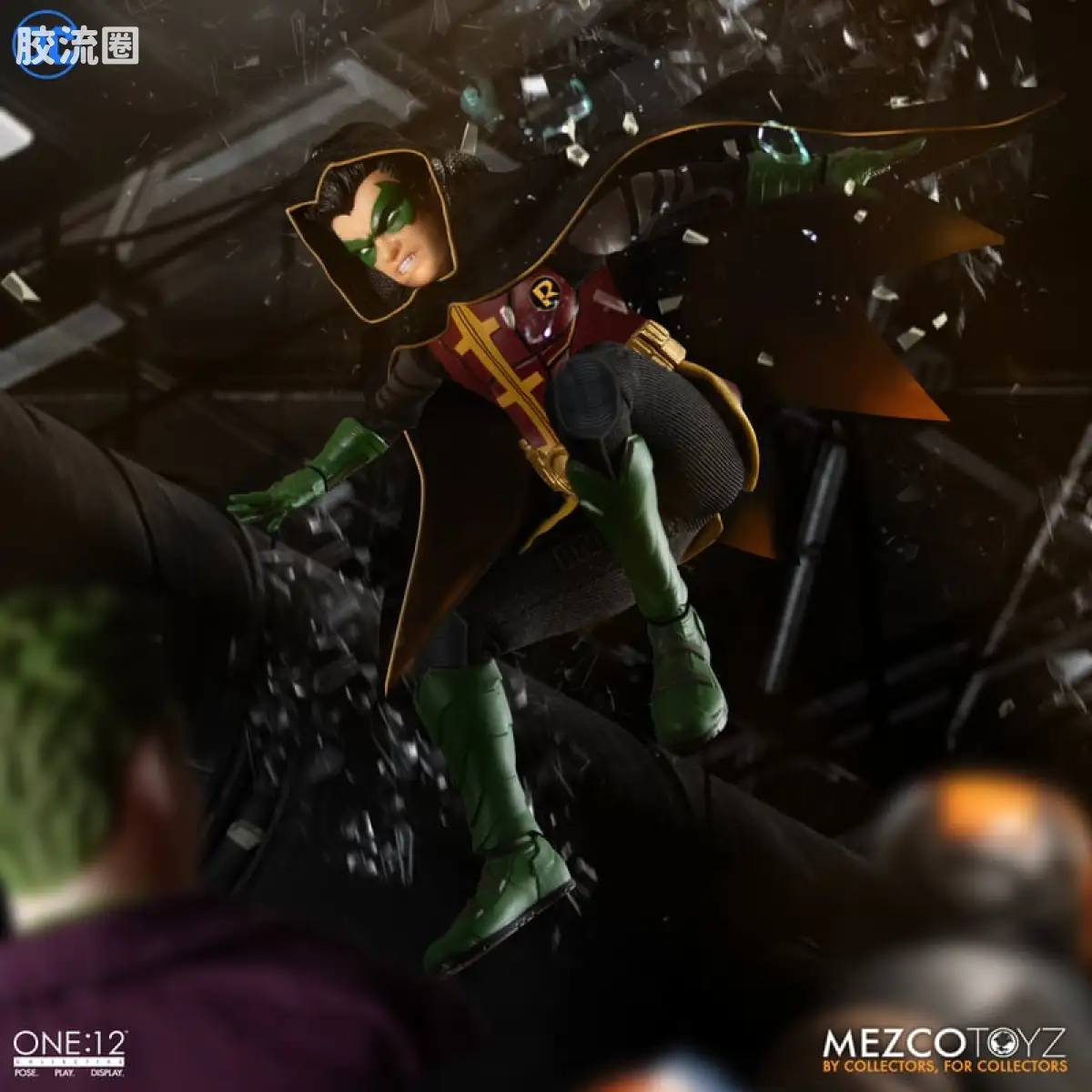 Mezco one-12系列 1/12 DC Comics集体系列 罗宾 - 图片
