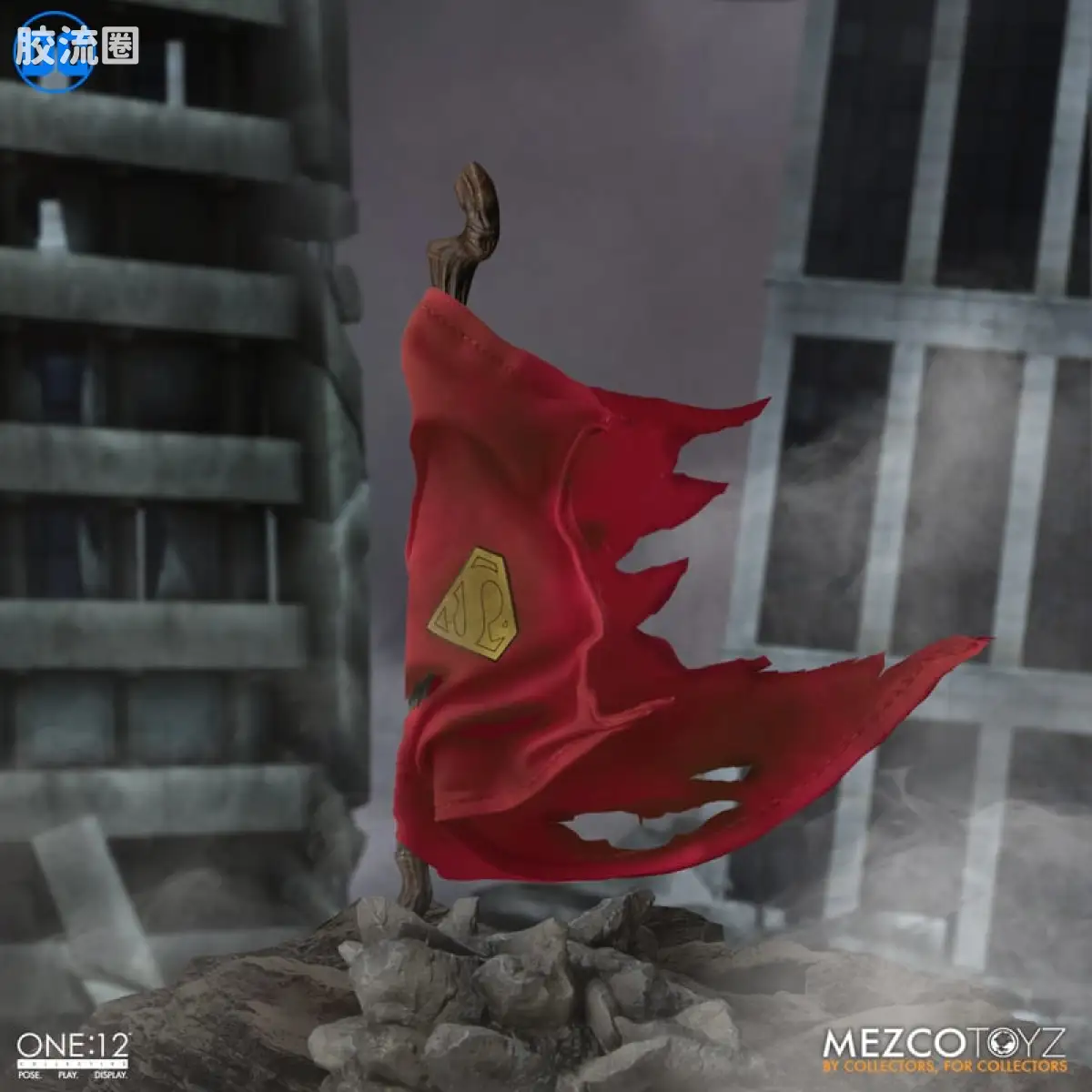 Mezco one-12系列 1/12 DC Comics集体系列 黑超—超人之死 - 图片