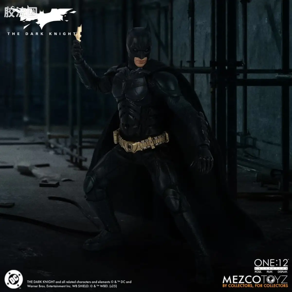 Mezco one-12系列 1/12 DC Comics集体系列 黑暗骑士：蝙蝠侠 - 图片