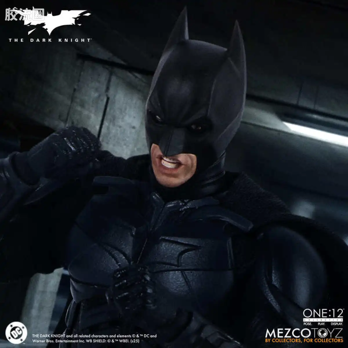 Mezco one-12系列 1/12 DC Comics集体系列 黑暗骑士：蝙蝠侠 - 图片