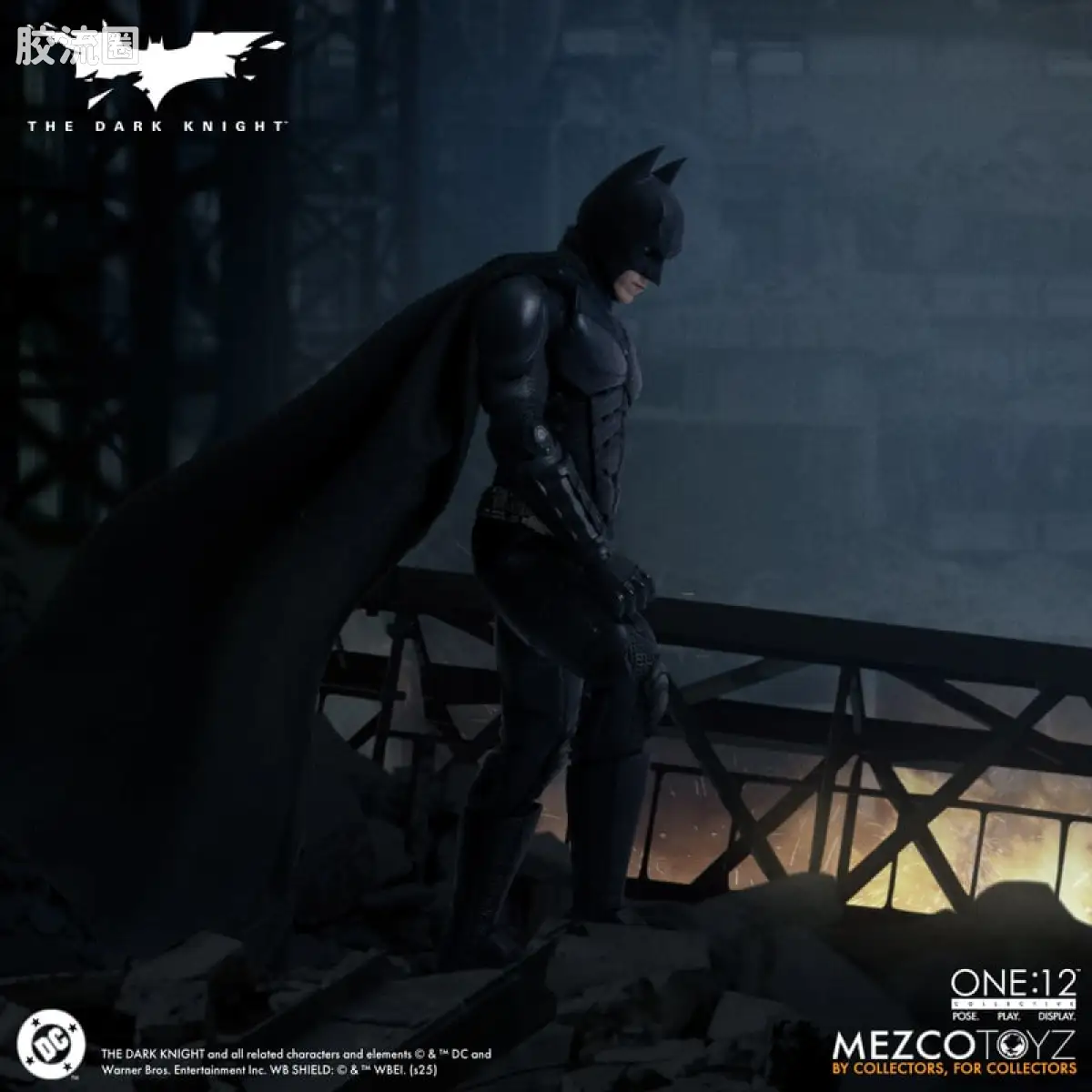 Mezco one-12系列 1/12 DC Comics集体系列 黑暗骑士：蝙蝠侠 - 图片