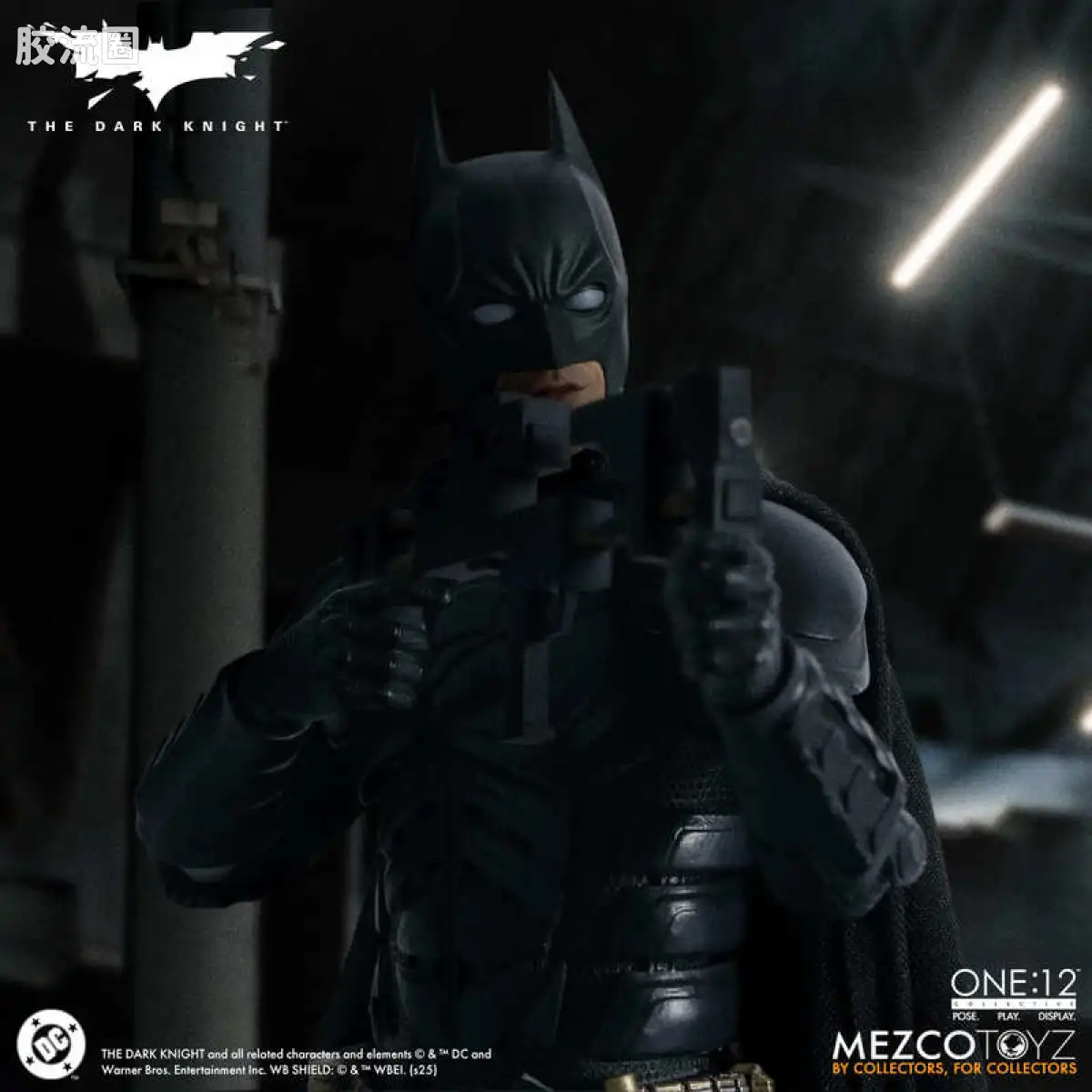 Mezco one-12系列 1/12 DC Comics集体系列 黑暗骑士：蝙蝠侠 - 图片