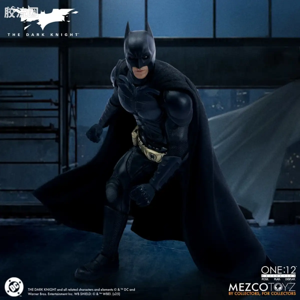 Mezco one-12系列 1/12 DC Comics集体系列 黑暗骑士：蝙蝠侠 - 图片