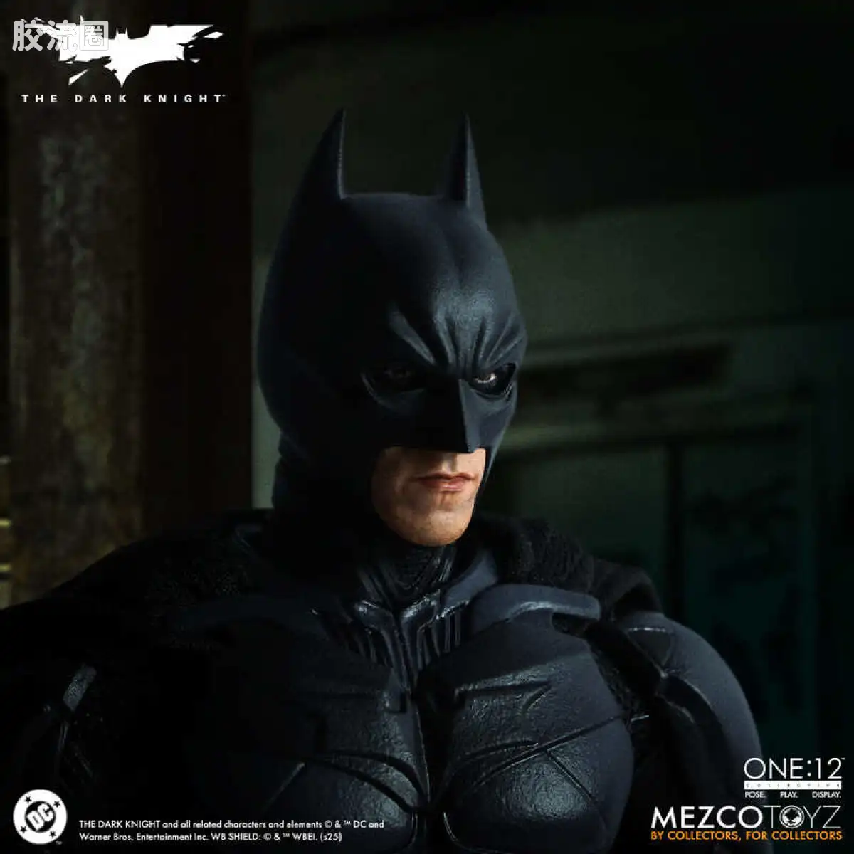 Mezco one-12系列 1/12 DC Comics集体系列 黑暗骑士：蝙蝠侠 - 图片
