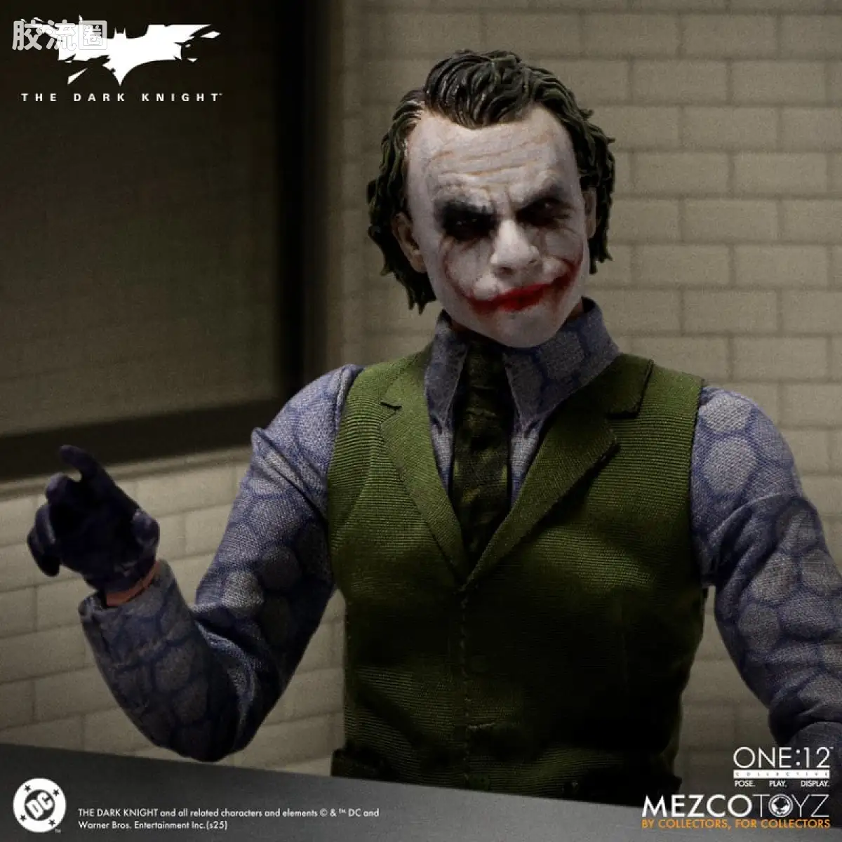 Mezco one-12系列 1/12 DC Comics集体系列 黑暗骑士：小丑 - 图片