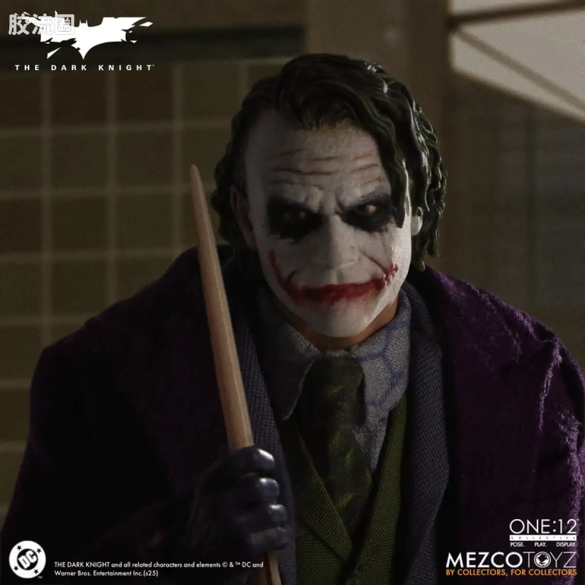 Mezco one-12系列 1/12 DC Comics集体系列 黑暗骑士：小丑 - 图片