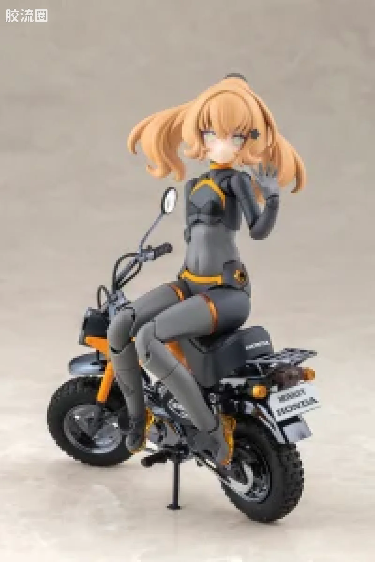 PUNI☆MOFU 竞速兔 with 本田 Z50J-1 Monkey