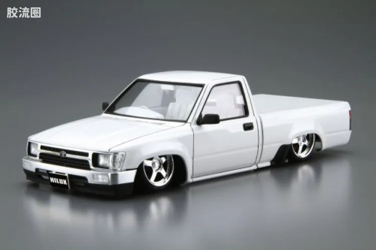青岛社汽车拼装模型系列 1/24 改装车 RN80 HILUX CUSTOM '85(丰田)