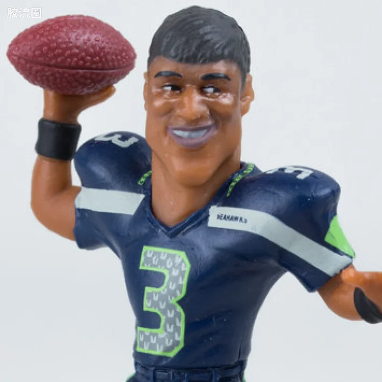 麦克法兰NFL美式足球系列玩具 Small Pros Series 2 RUSSELL WILSON