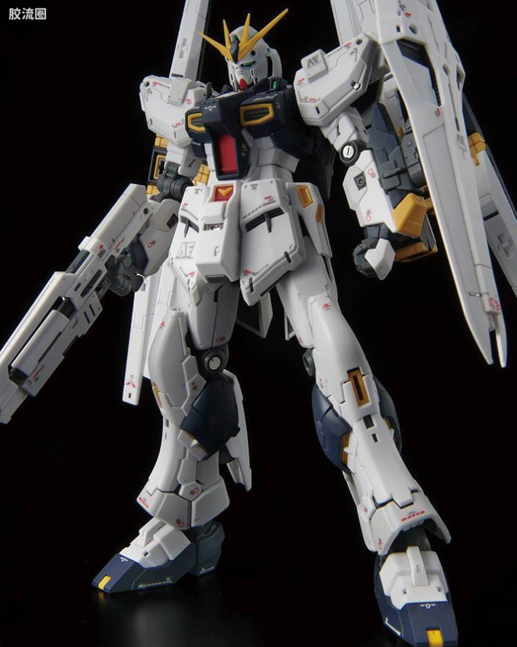 RX-93 ν高达(双翼状浮游炮装备型)