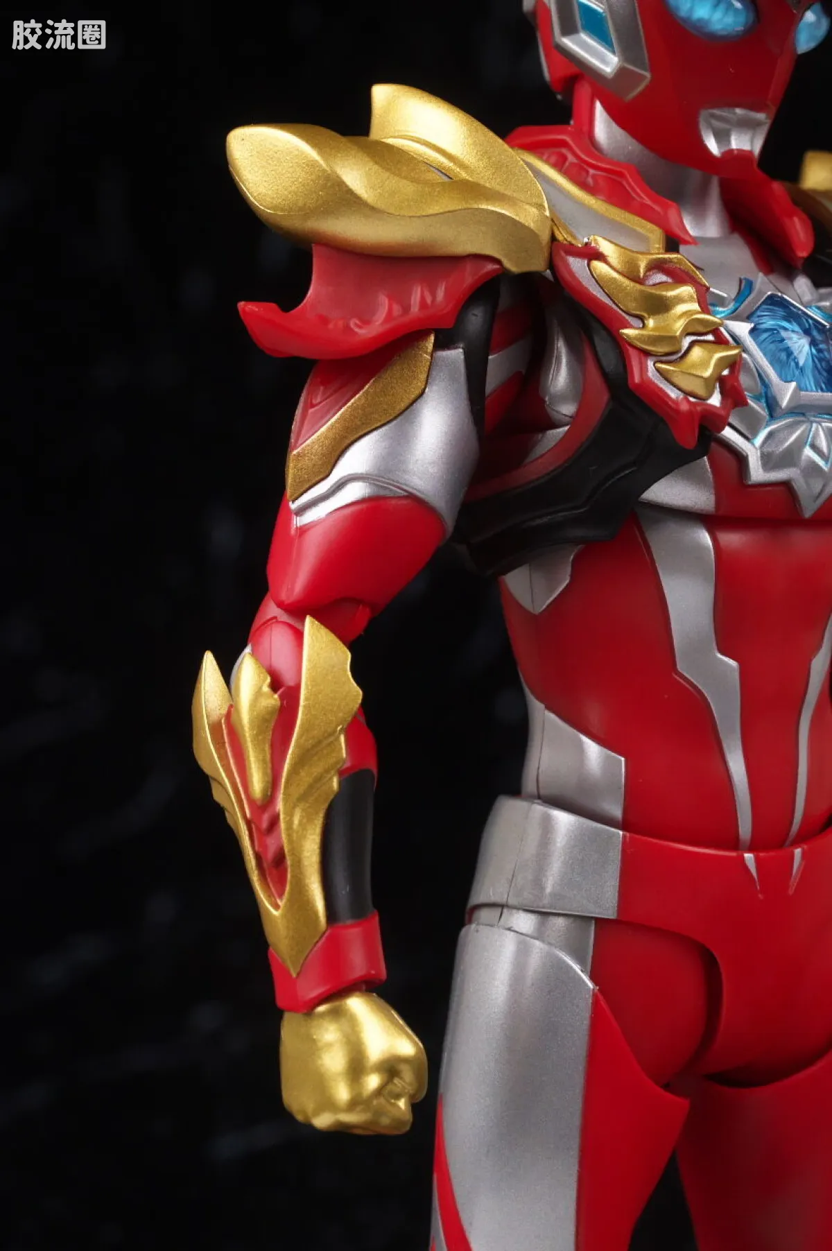 SHF 奥特曼系列 奥美迦奥特曼 朱雀装甲 - 图片