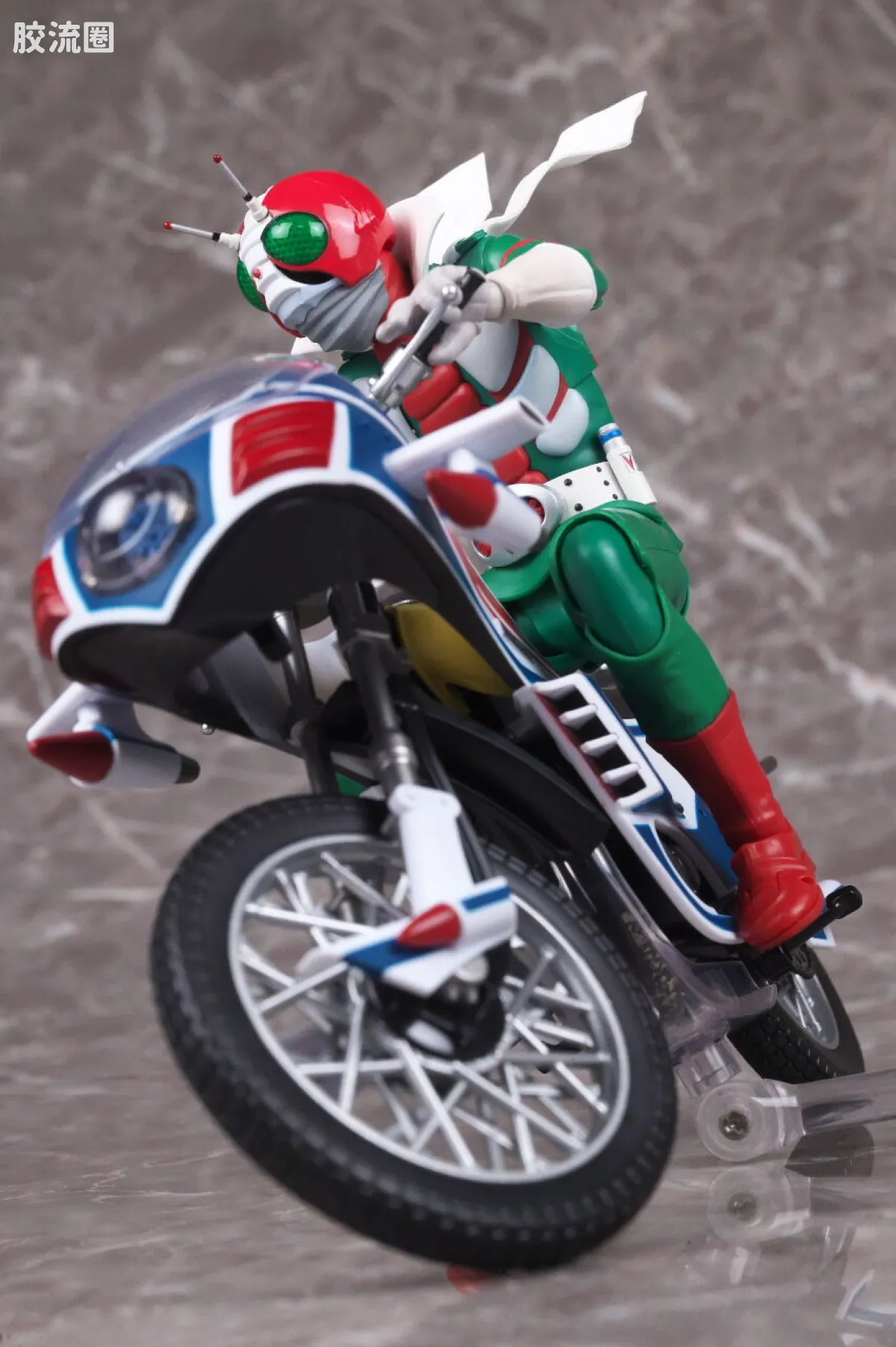 SHF 假面骑士限定版 飓风号 荣光的昭和骑士Edition - 图片