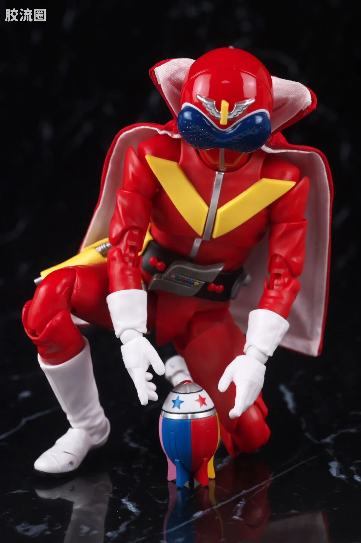 SHF 真骨雕 超级战队系列 秘密战队 赤连者 超级战队50周年纪念Ver. (初回限定地台附属) - 图片