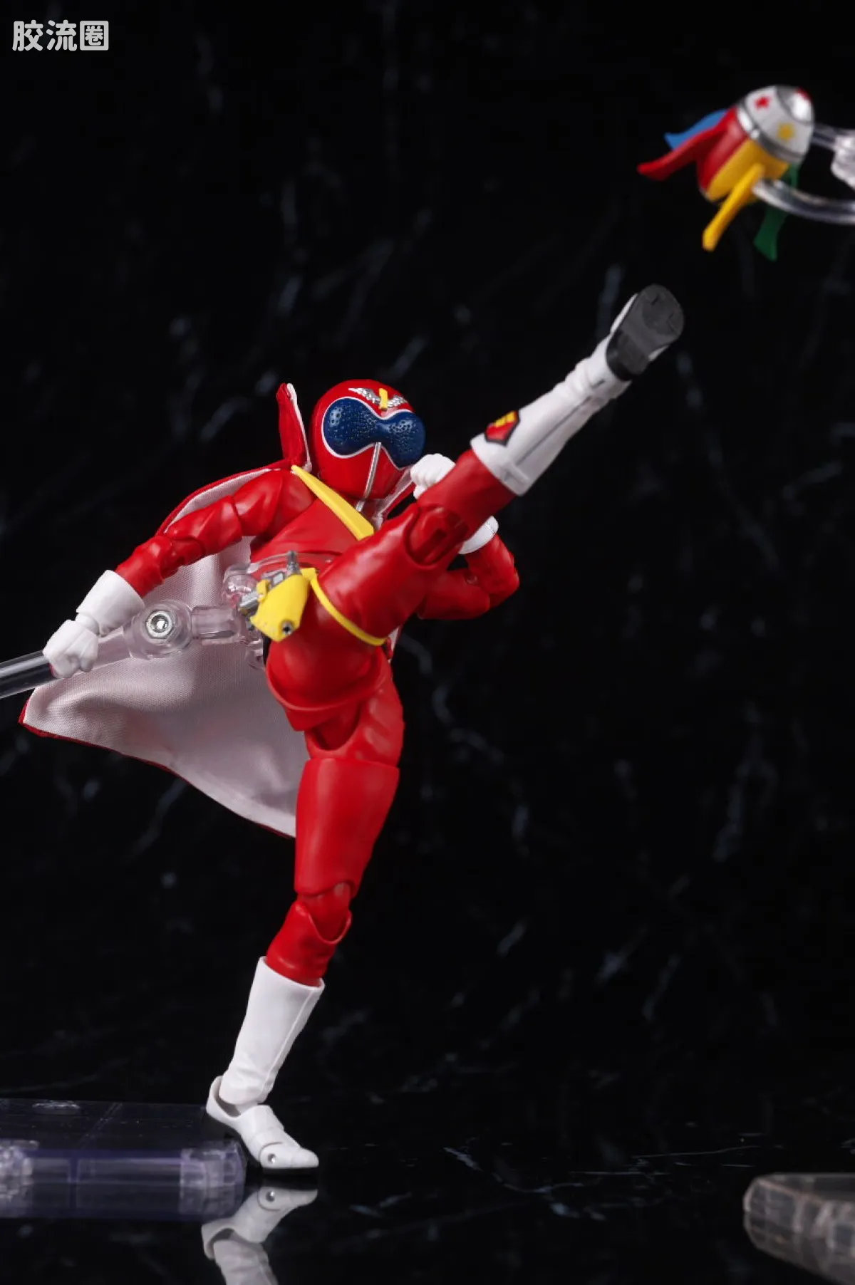 SHF 真骨雕 超级战队系列 秘密战队 赤连者 超级战队50周年纪念Ver. (初回限定地台附属) - 图片