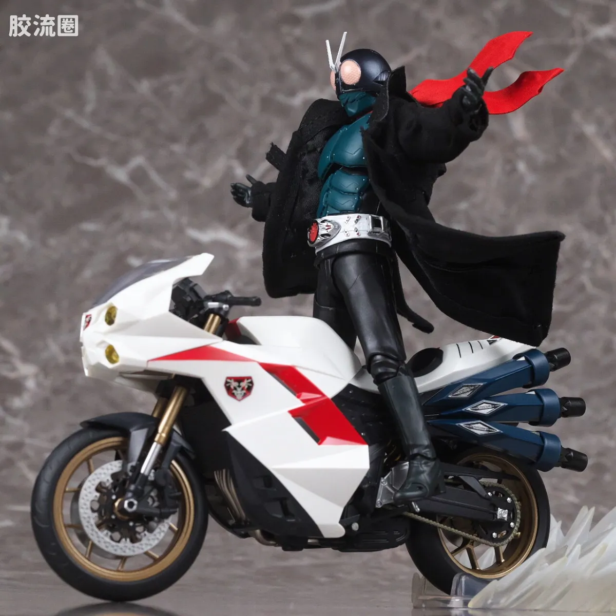 SHF 假面骑士限定版 1号蝗虫改造人/假面骑士 (新·假面骑士) - 图片