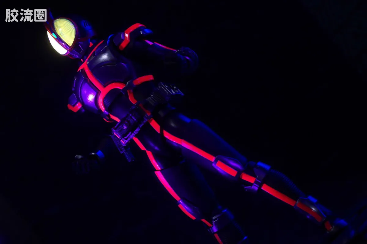 SHF 真骨雕假面骑士系列 假面骑士Faiz 暗夜配色 Ver. - 图片