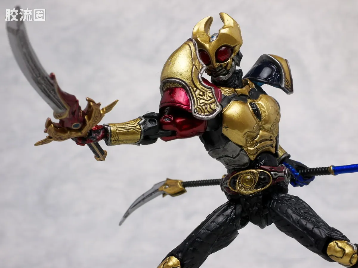 S.I.C.极魂系列可动玩具 普通版 假面骑士 Agito 三重形态 - 图片