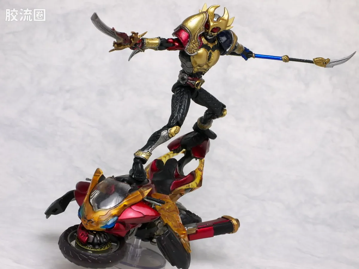 S.I.C.极魂系列可动玩具 普通版 假面骑士 Agito 三重形态 - 图片