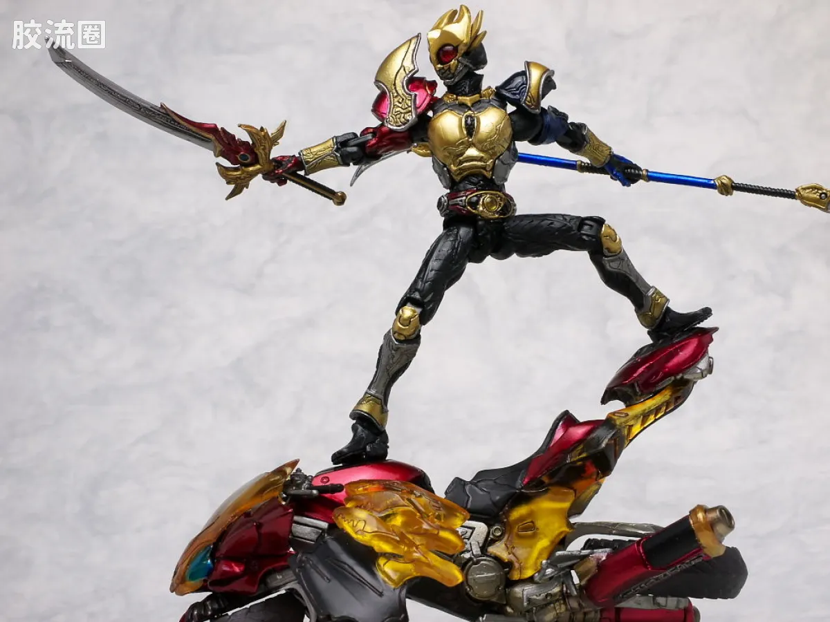 S.I.C.极魂系列可动玩具 普通版 假面骑士 Agito 三重形态 - 图片