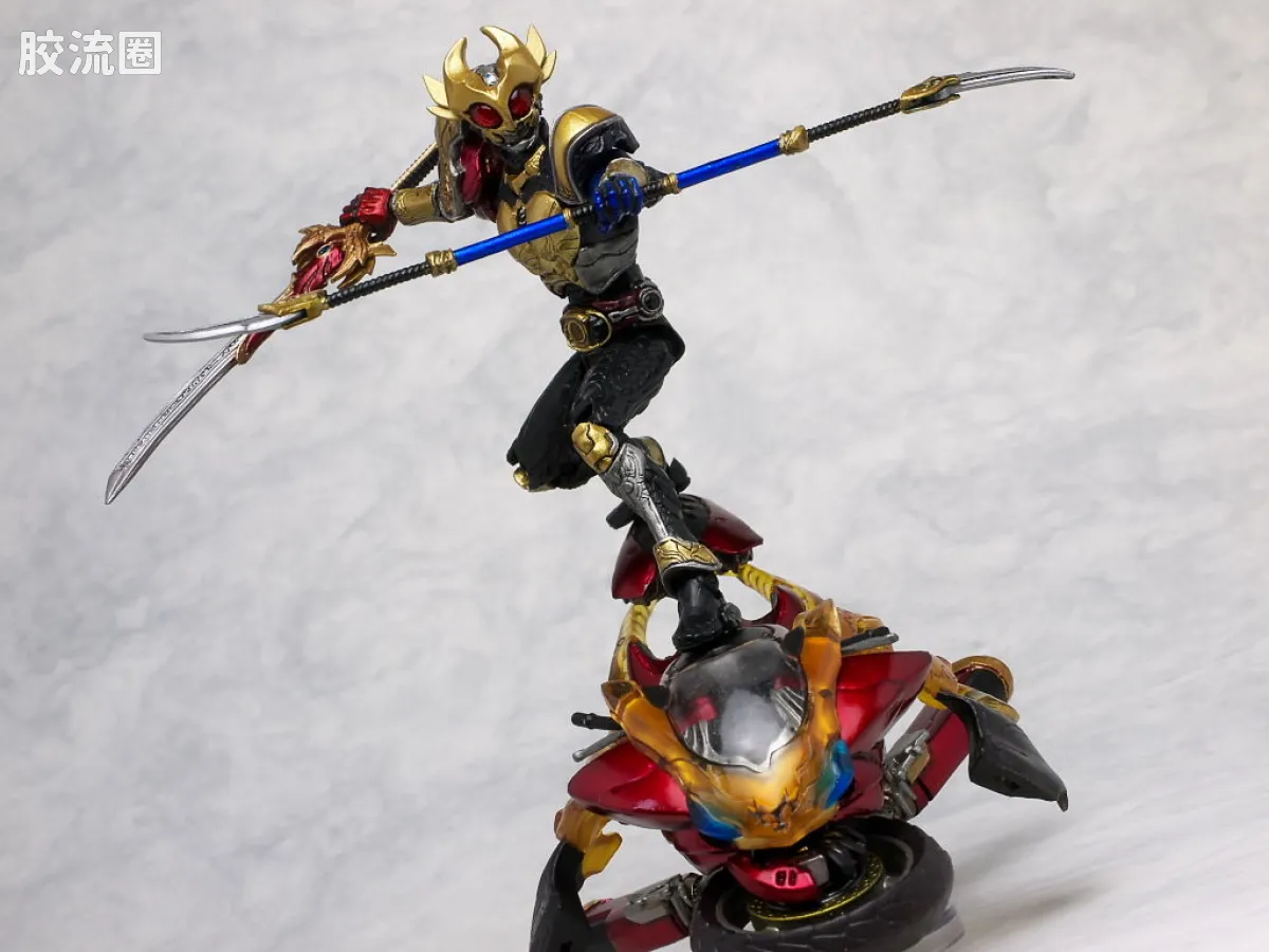 S.I.C.极魂系列可动玩具 普通版 假面骑士 Agito 三重形态 - 图片
