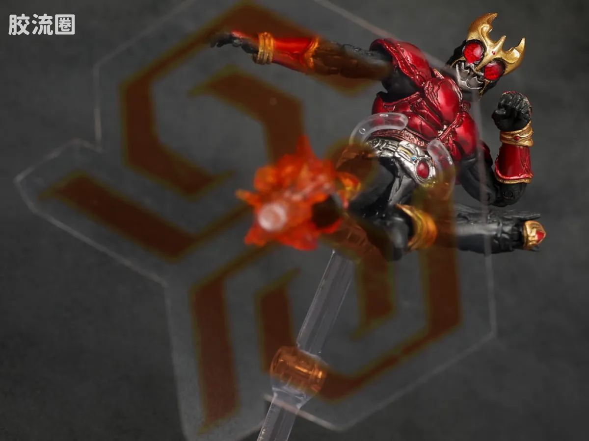 S.I.C.极魂系列可动玩具 普通版 假面骑士 KUUGA 全能形态 - 图片