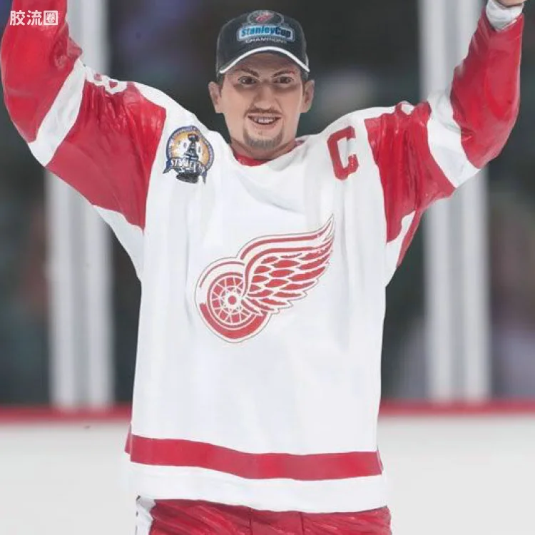 麦克法兰NHL冰球系列玩具 第6代 STEVE YZERMAN 2