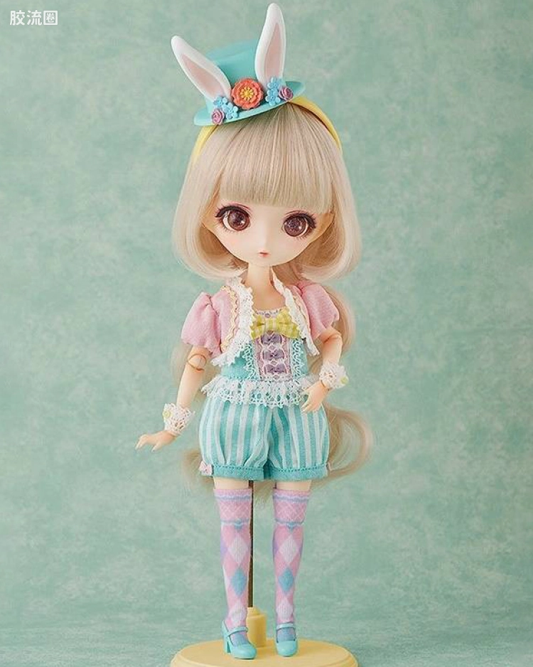 Seasonal Doll Charlotte (Melone)