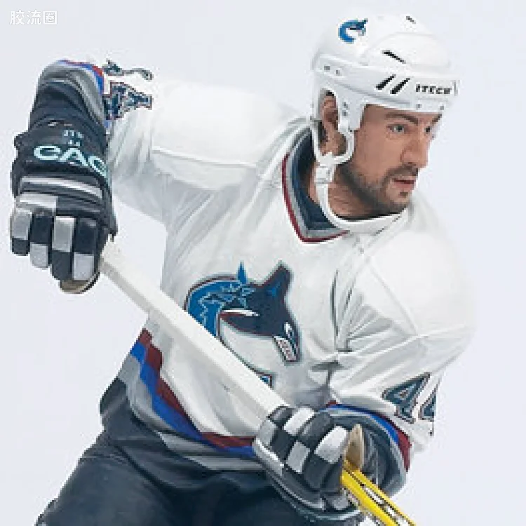 麦克法兰NHL冰球系列玩具 第7代 TODD BERTUZZI