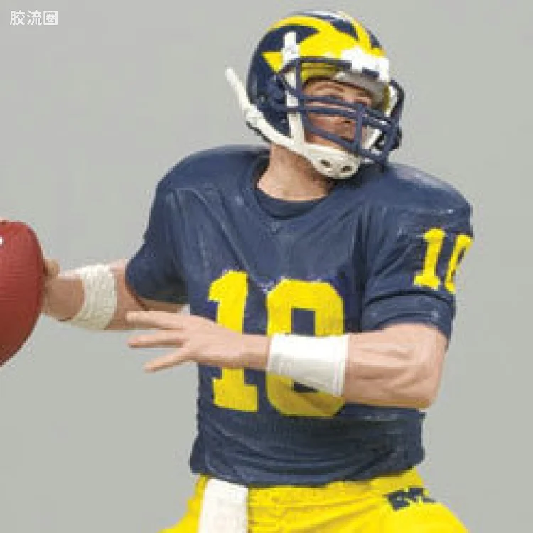 麦克法兰NFL美式足球系列玩具 COLLEGE第1代 TOM BRADY