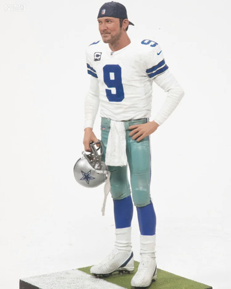 TONY ROMO