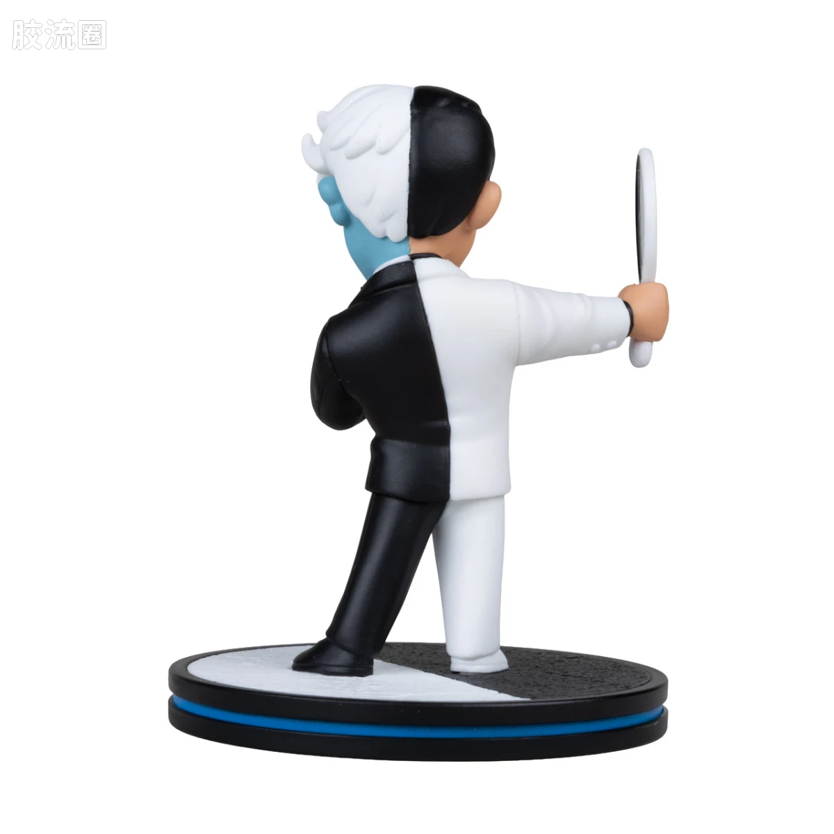 麦克法兰 DC多元宇宙/DC Direct 可动人偶系列 Q-Fig 双面人 (蝙蝠侠：动画系列) - 图片