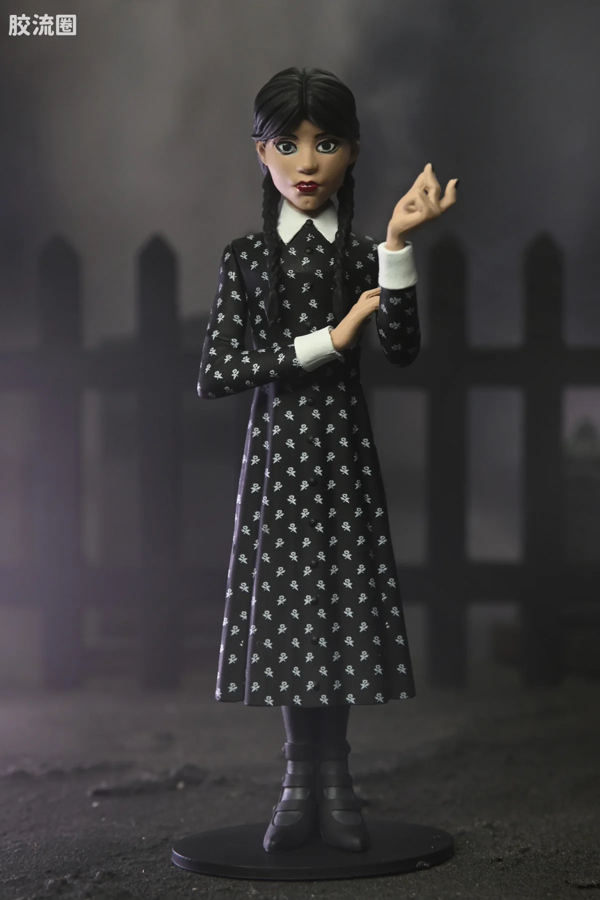 NECA 7寸可动人形系列 Toony Terrors/微小的恐怖系列 星期三 - 图片