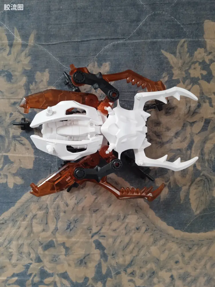 T-SPARK ZOIDS WILD 限定及特别版 ZW37 白色赤刃锹形虫