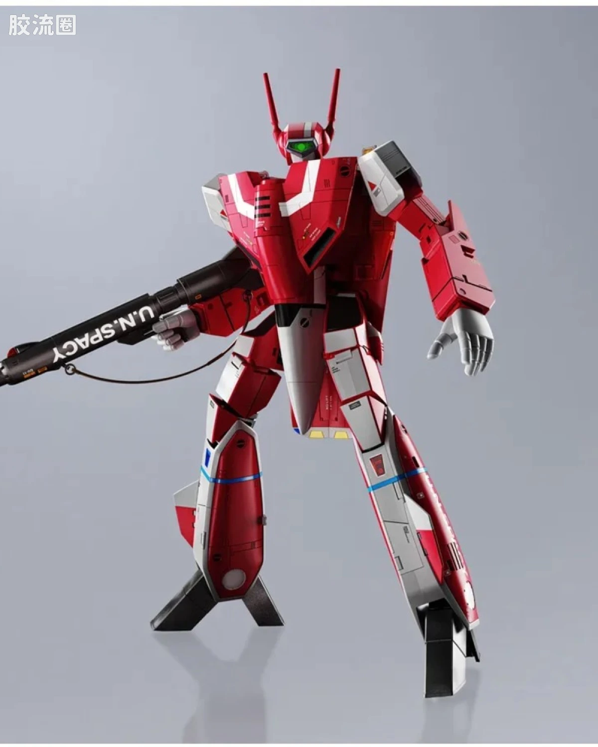 VF-1J 超级女武神（米莉亚·法莉娜·吉纳斯机）