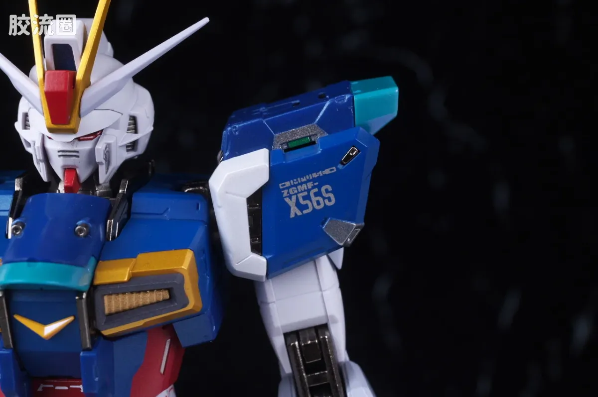 METAL BUILD 限定版 强攻型脉冲高达 - 图片