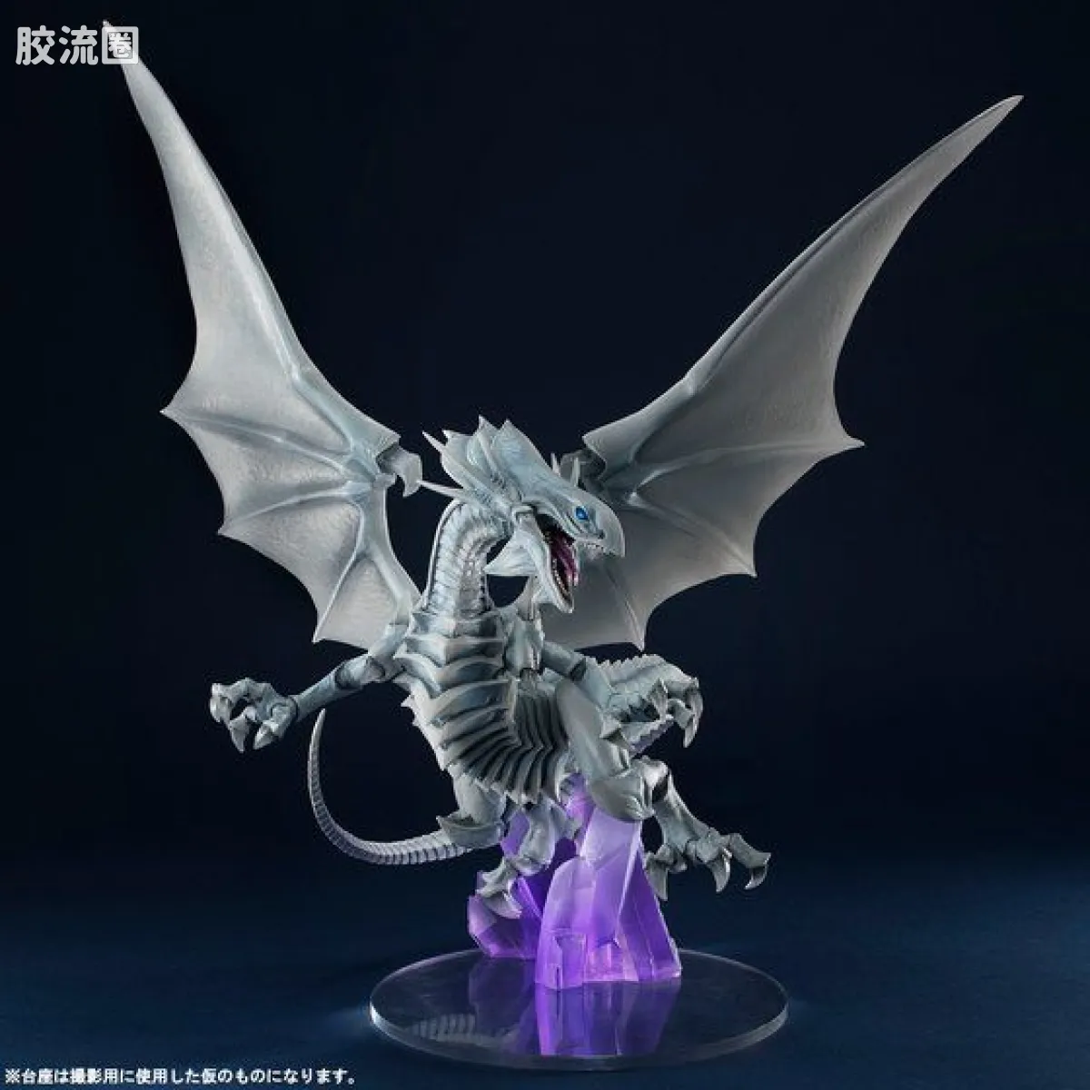 Mega House 手办系列 Art Works Monsters(A.W.M或称AWM) 青眼白龙 - 图片
