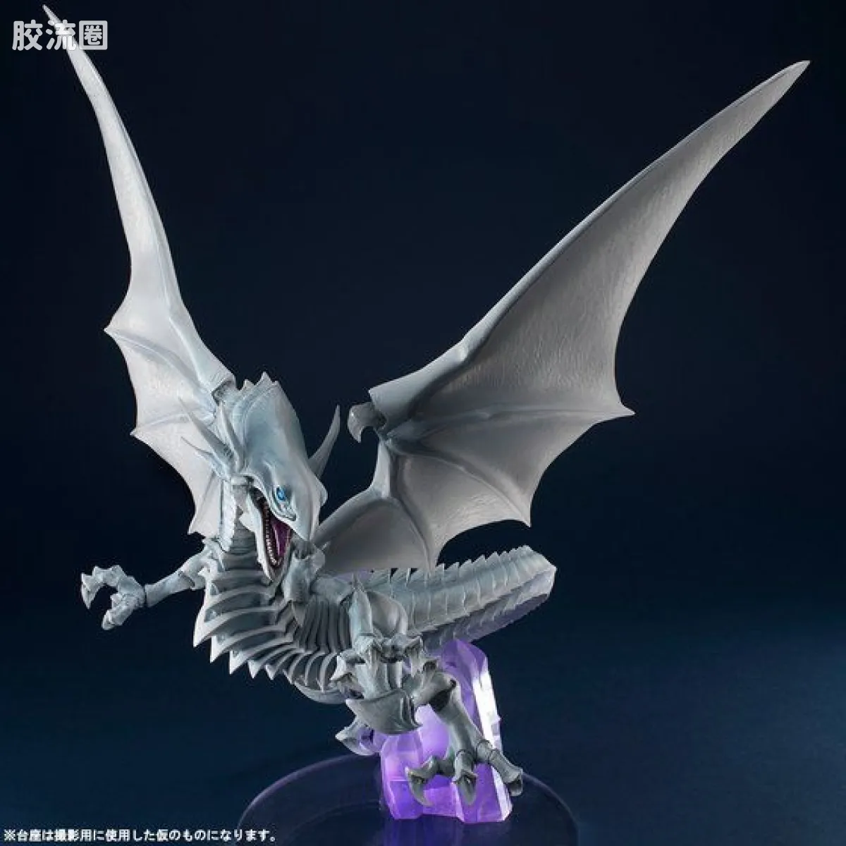 Mega House 手办系列 Art Works Monsters(A.W.M或称AWM) 青眼白龙 - 图片