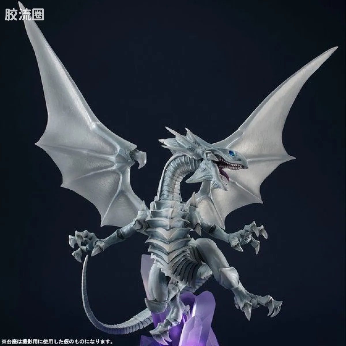 Mega House 手办系列 Art Works Monsters(A.W.M或称AWM) 青眼白龙 - 图片