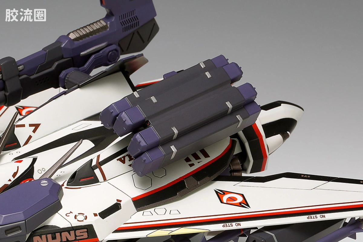 WAVE拼装综合系列 MACROSS 超时空要塞 VF-171EX 重装梦魇PLUS EX[阿尔特机] - 图片