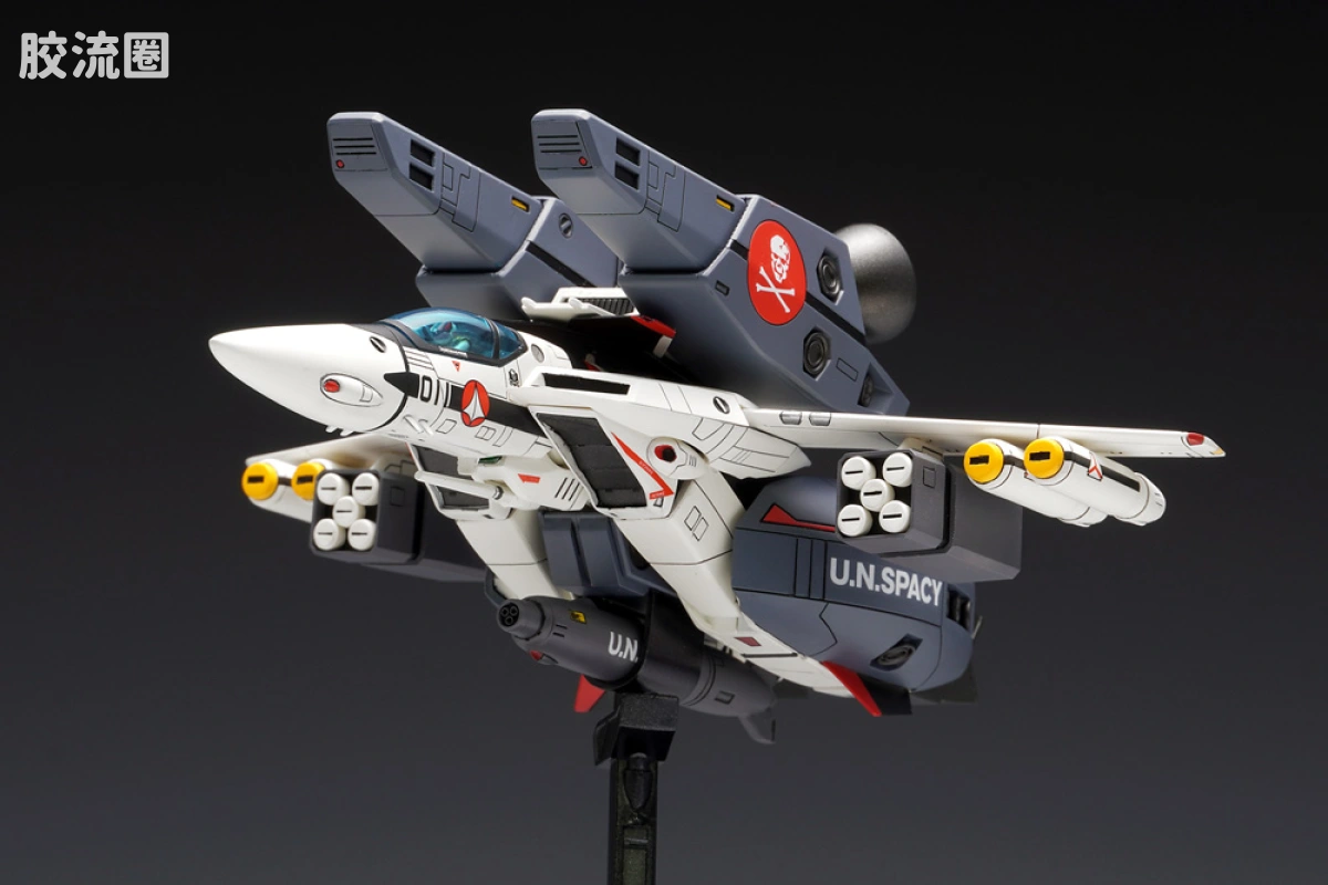 WAVE拼装综合系列 MACROSS 超时空要塞 VF-1S/A 超级女武神[战斗机模式] - 图片