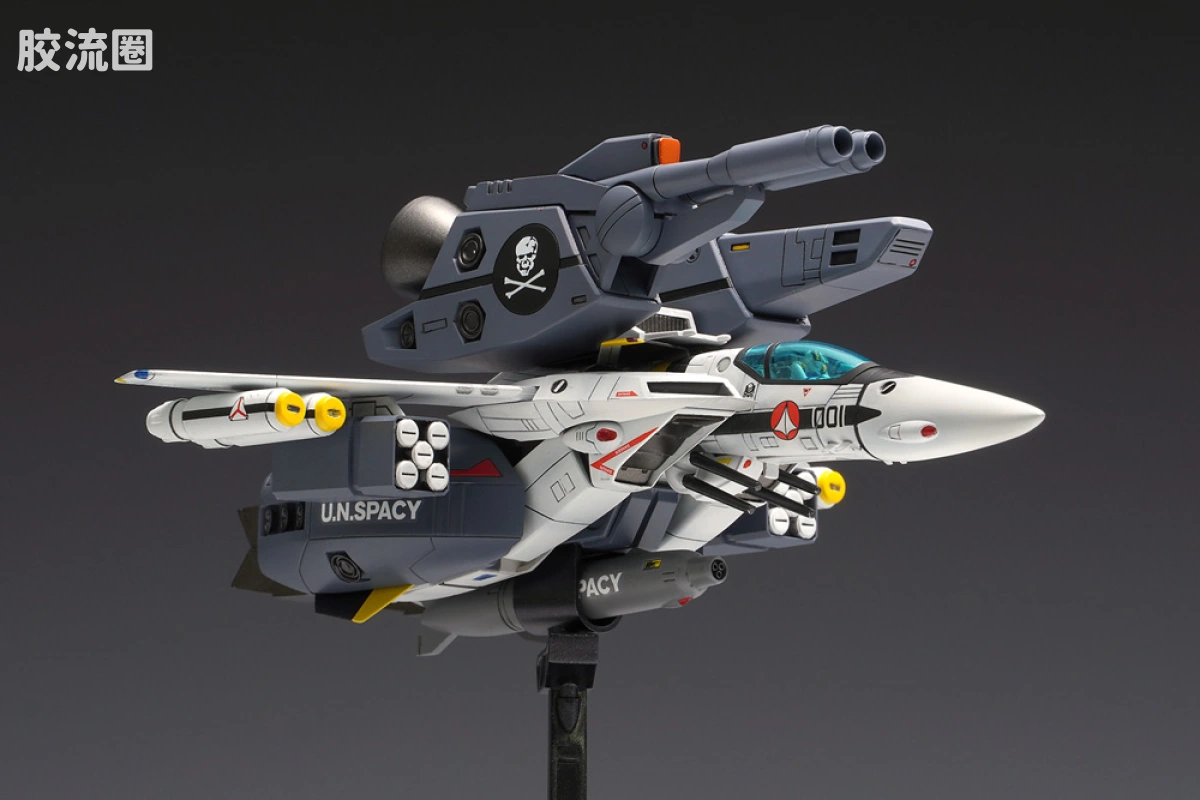 WAVE拼装综合系列 MACROSS 超时空要塞 VF-1S 强袭女武神[战斗机模式]一条辉机、罗伊·福卡机 - 图片