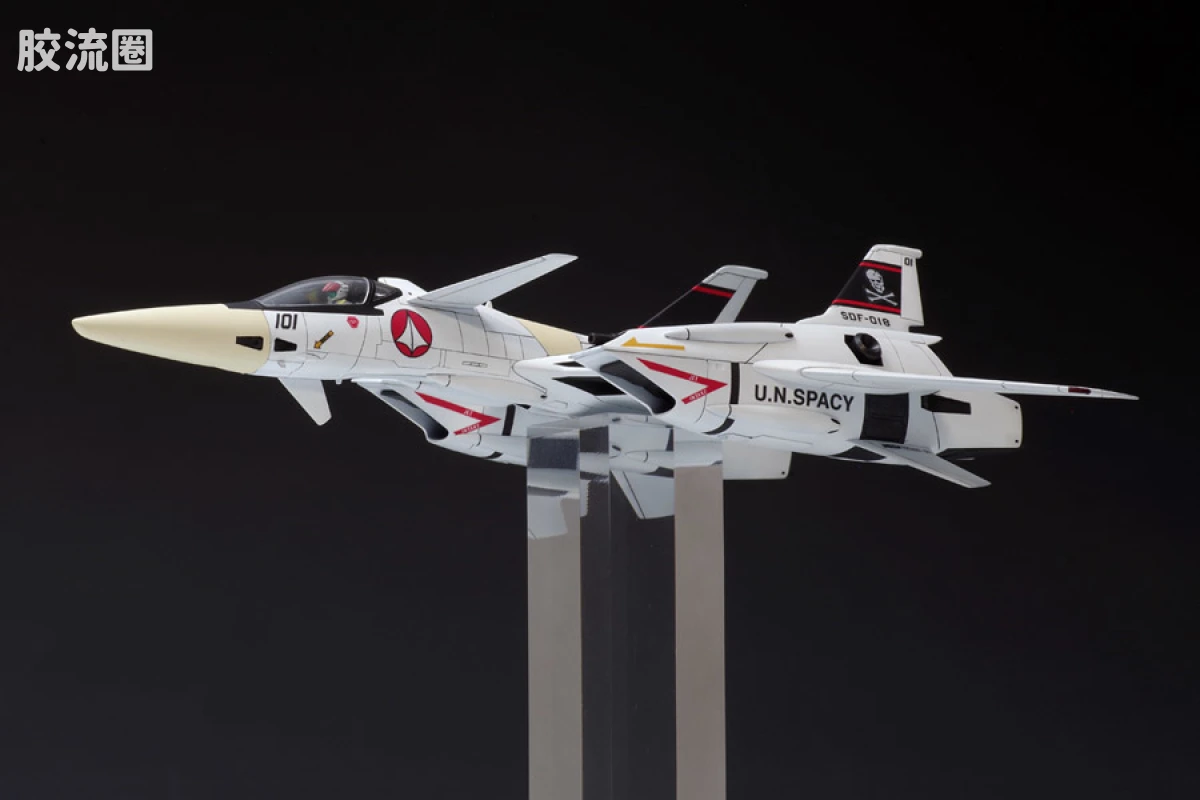 WAVE拼装综合系列 MACROSS 超时空要塞 VF-4 Lightning Ⅲ - 图片