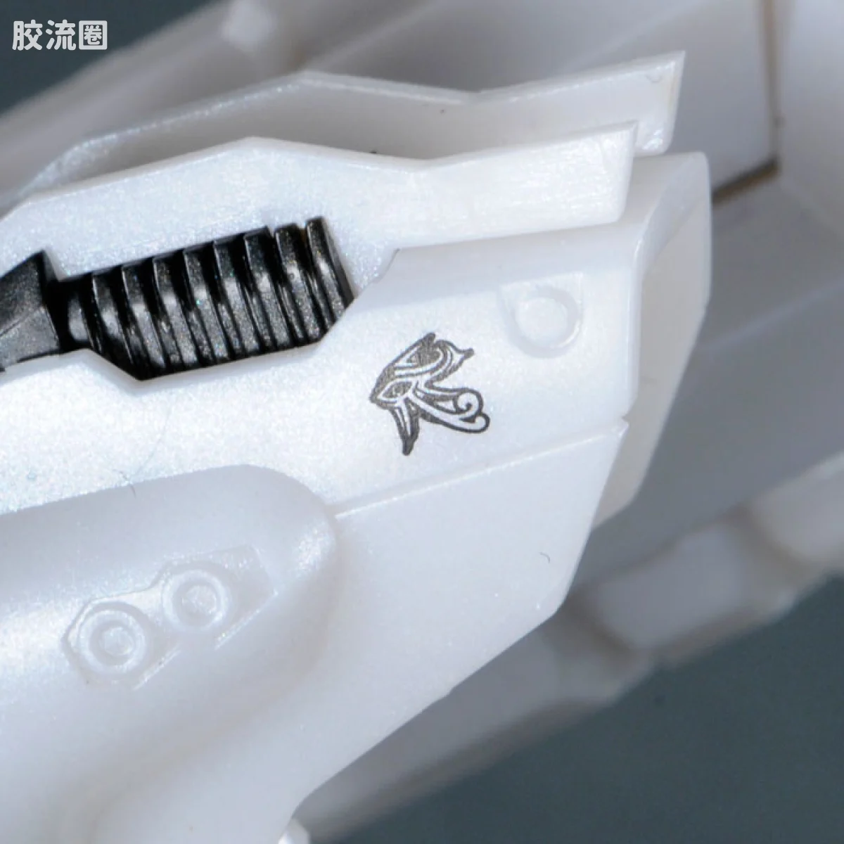 D-STYLE 限定版 白色闪光 SUPPLICE 套装 - 图片