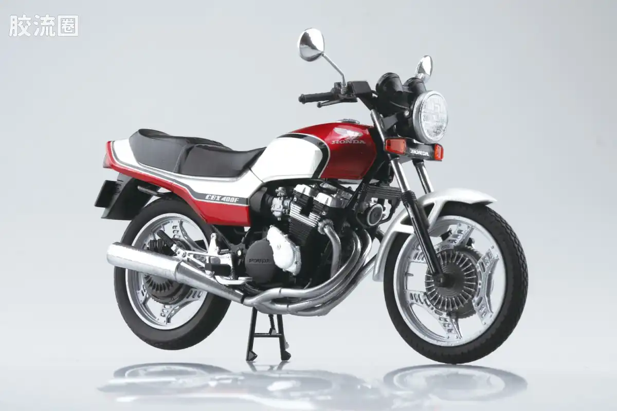 青岛社成品车系列 1/12 成品摩托车 本田 CBX400F （珍珠白/糖果红）