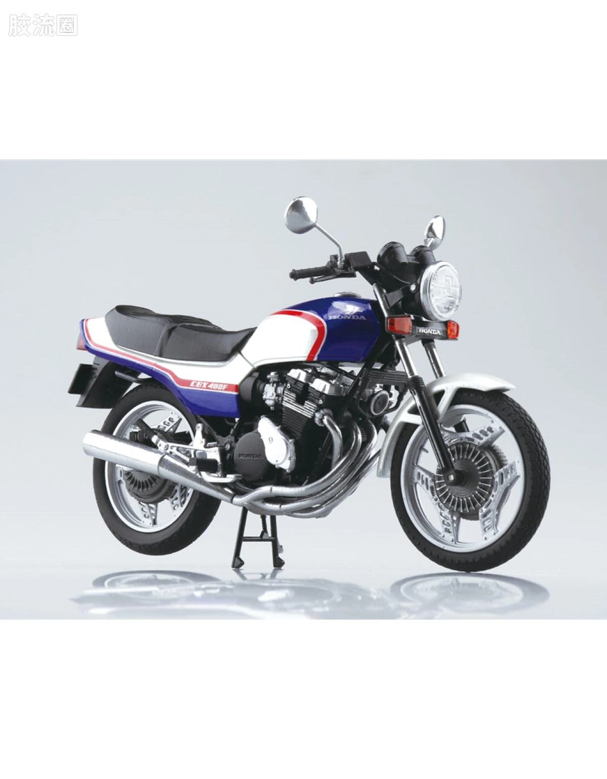 本田 CBX400F （珍珠白/糖果蓝）