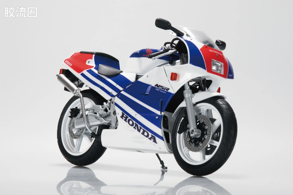 青岛社成品车系列 1/12 成品摩托车 本田 NSR250R '89 （罗斯白/泰拉蓝）