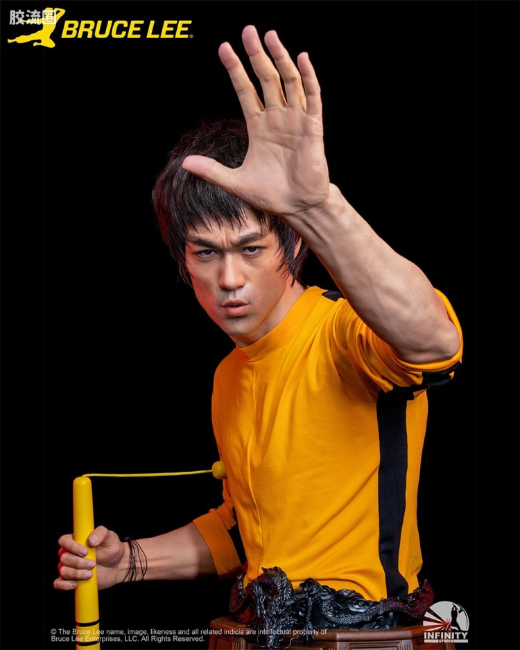 李小龙 半身像