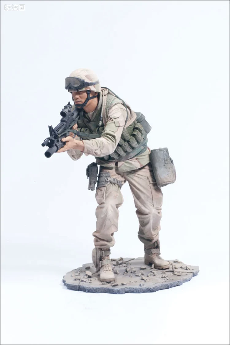 麦克法兰兵人系列 2ND 沙漠步兵投弹手
