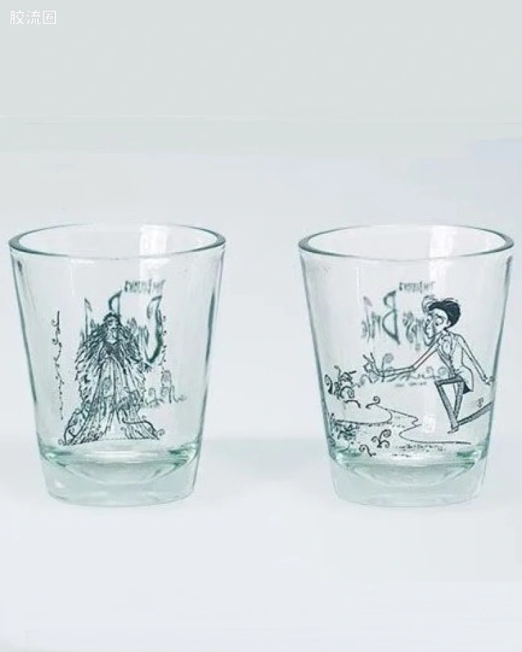 玻璃杯